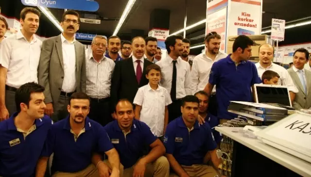 Muş'ta Bimeks Mağazası İndirimlerle Açıldı