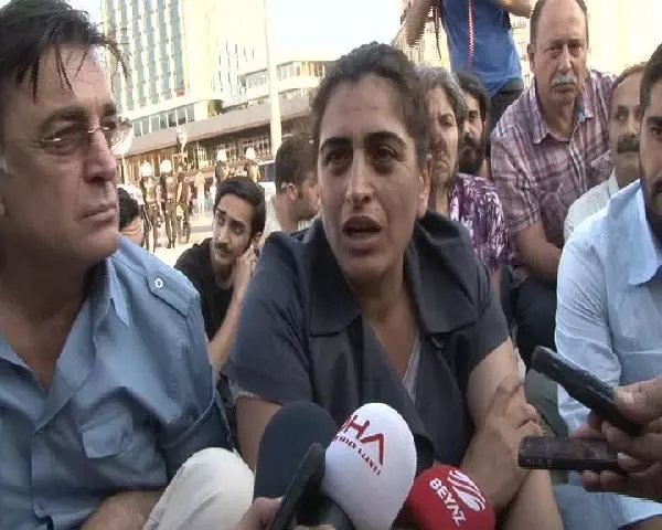 Taksim Gezi Parkı'nda İftar Açmak İsteyen Grupla Polis Arasında Arbede