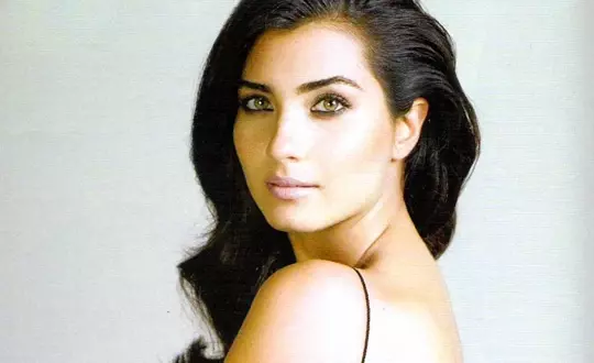 Tuba Büyüküstün'den Yeni Dizi Tuba Büyüküstün'den Yeni Dizi