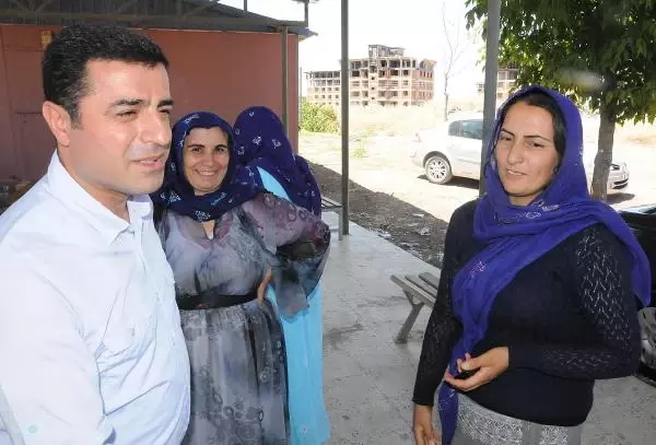 BDP'li Demirtaş'tan Hükümete Çağrı BDP'li Demirtaş'tan Hükümete Çağrı