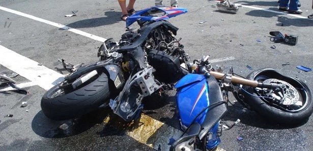 Samsun Motosiklet Kazası  - Samsun�dA Motosiklet Kazası 2 Ölü.