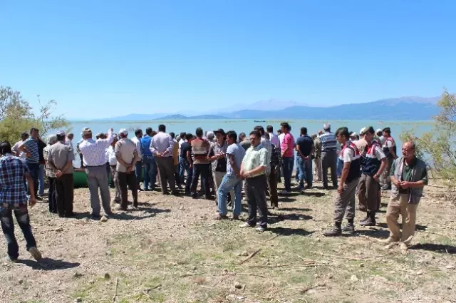 Gölde Kaybolan Genci Arama Çalışmaları Sürüyor Gölde Kaybolan Genci Arama Çalışmaları Sürüyor
