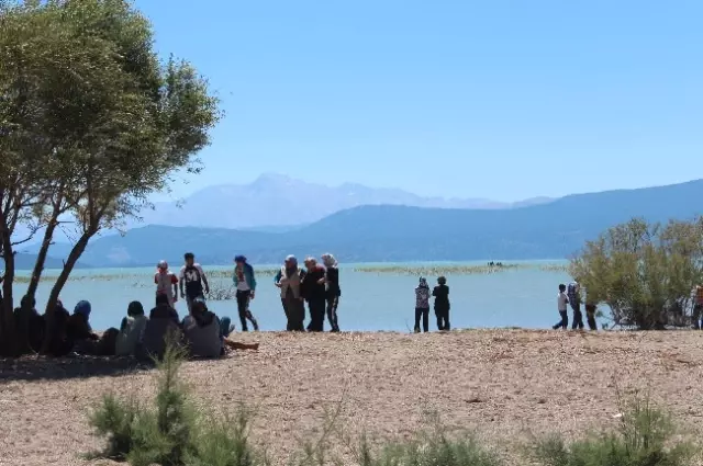 Gölde Kaybolan Genci Arama Çalışmaları Sürüyor Gölde Kaybolan Genci Arama Çalışmaları Sürüyor