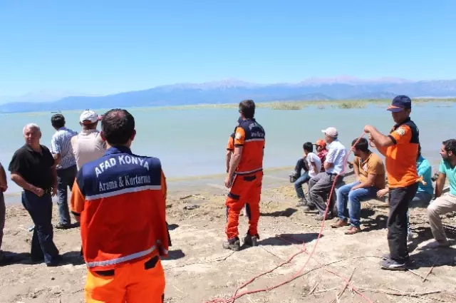 Gölde Kaybolan Genci Arama Çalışmaları Sürüyor Gölde Kaybolan Genci Arama Çalışmaları Sürüyor