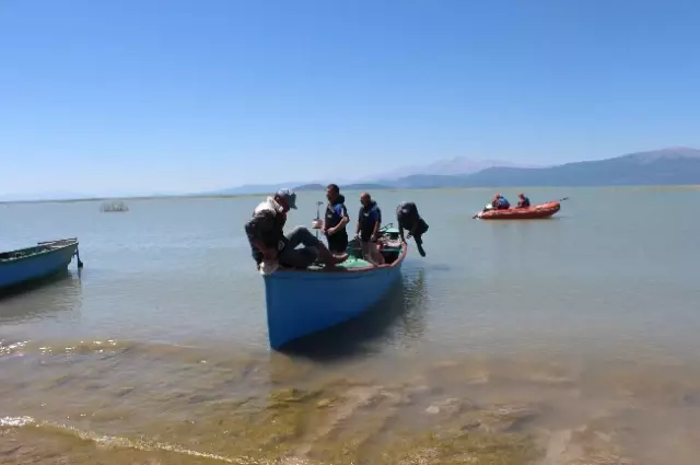 Gölde Kaybolan Genci Arama Çalışmaları Sürüyor Gölde Kaybolan Genci Arama Çalışmaları Sürüyor