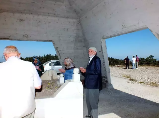 AK Parti Milletvekili Ali Turan, Koyulhisar'da Duman Baba Etkinliğine Katıldı