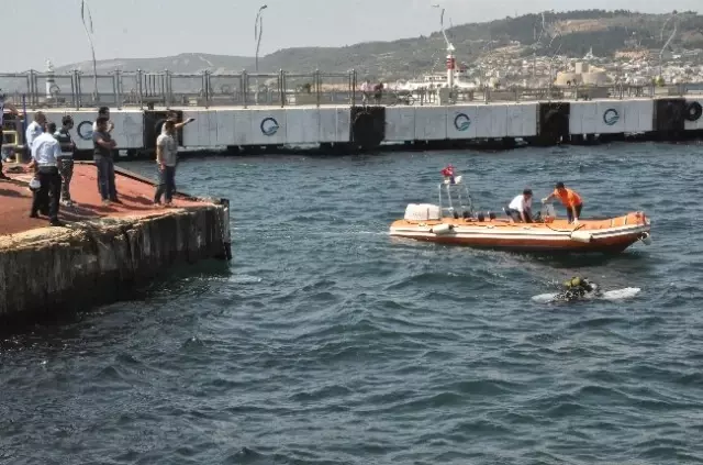 Çanakkale'de İskelede Bir Kişinin Cesedi Bulundu Çanakkale'de İskelede Bir Kişinin Cesedi Bulundu