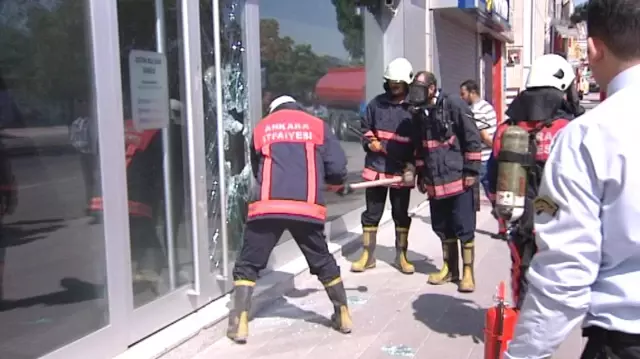 İtfaiyeyi, Bankadaki Yangından Çok Kapıyı Kırmak Uğraştırdı İtfaiyeyi, Bankadaki Yangından Çok Kapıyı Kırmak Uğraştırdı