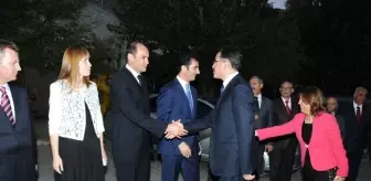 Ayhan Çiftarslan: Vali Turhan'dan, Tayini Çıkan Yardımcılarına ve Kaymakamlara Veda Yemeği Ayhan Çiftarslan: Vali Turhan'dan, Tayini Çıkan Yardımcılarına ve Kaymakamlara Veda Yemeği