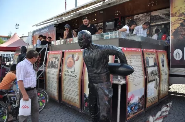 Tarih Kokan Gezici Tır Uşak'ta