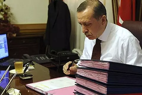 Erdoğan'ın Masasındaki Son 3 Anketin Sonuçlarını Açıkladı Erdoğan'ın Masasındaki Son 3 Anketin Sonuçlarını Açıkladı