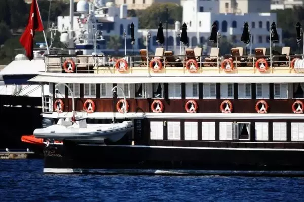 99 Yaşındaki Gemi Turizme Hizmet Ediyor 99 Yaşındaki Gemi Turizme Hizmet Ediyor
