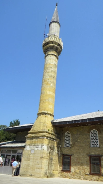2 murat in yaptigi cami 570 yildir hizmet veriyor haberler