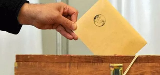 Almanya'da Gözler Türk Oylarında