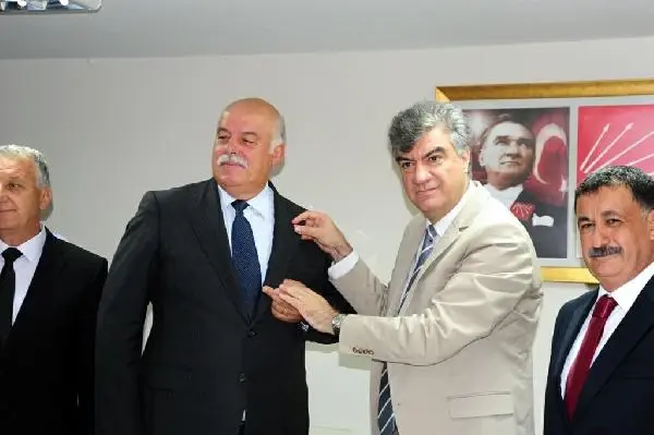 İzmir'in 30 İlçesinden 29'unda CHP'li Belediye Başkanı İzmir'in 30 İlçesinden 29'unda CHP'li Belediye Başkanı