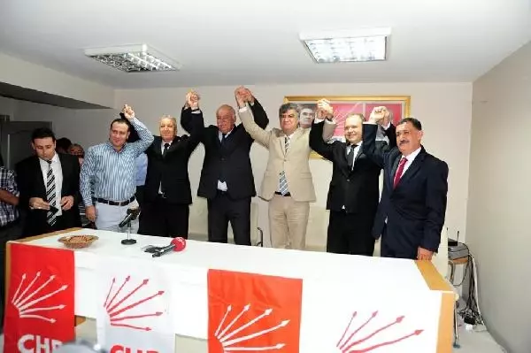 İzmir'in 30 İlçesinden 29'unda CHP'li Belediye Başkanı İzmir'in 30 İlçesinden 29'unda CHP'li Belediye Başkanı