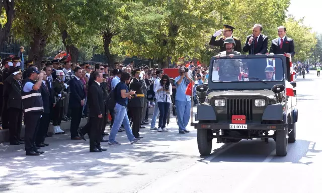 Erzurum'da Zafer Bayramı Coşkuyla Kutlandı Erzurum'da Zafer Bayramı Coşkuyla Kutlandı