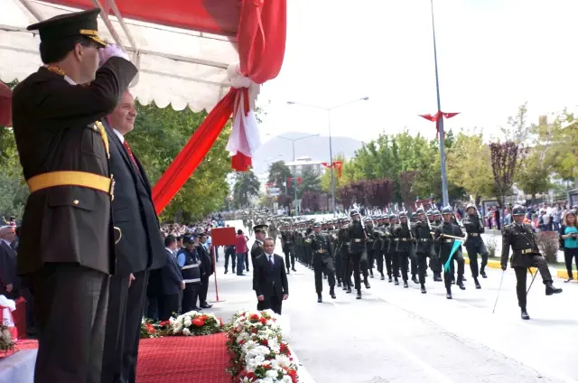 Erzurum'da Zafer Bayramı Coşkuyla Kutlandı Erzurum'da Zafer Bayramı Coşkuyla Kutlandı