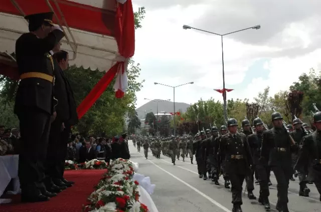 Erzurum'da 30 Ağustos Coşkusu Erzurum'da 30 Ağustos Coşkusu