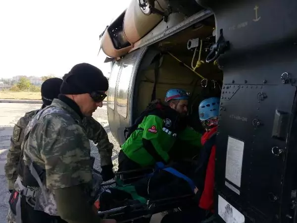 Mahsur Kalan Dağcı, Askeri Helikopterle Kurtarıldı Mahsur Kalan Dağcı, Askeri Helikopterle Kurtarıldı