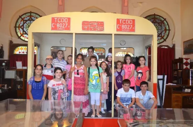 Bilgi Evi Öğrencileri Tcdd Müzesi'ni Gezdi Bilgi Evi Öğrencileri Tcdd Müzesi'ni Gezdi
