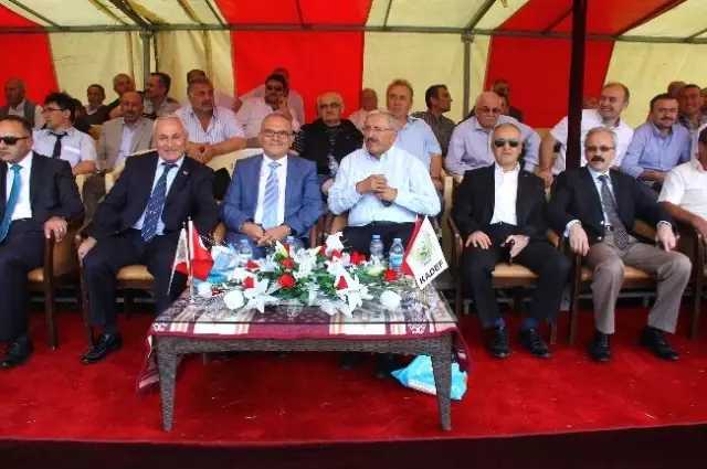Kavak Karakucak Güreşlerinde Fatih Kambur Başpehlivan Oldu Kavak Karakucak Güreşlerinde Fatih Kambur Başpehlivan Oldu