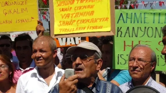 Antalya'da Hes Protestosu Antalya'da Hes Protestosu