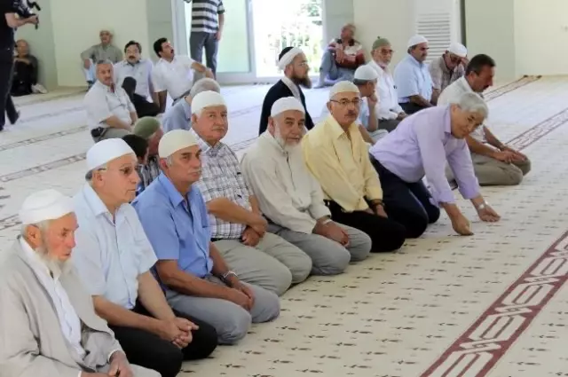 Salihli Mevlana Camii İbadete Açıldı