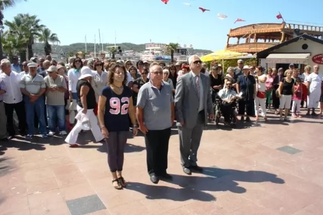 Ayvalık CHP'de 90. Kuruluş Yıl Dönümü Coşkusu