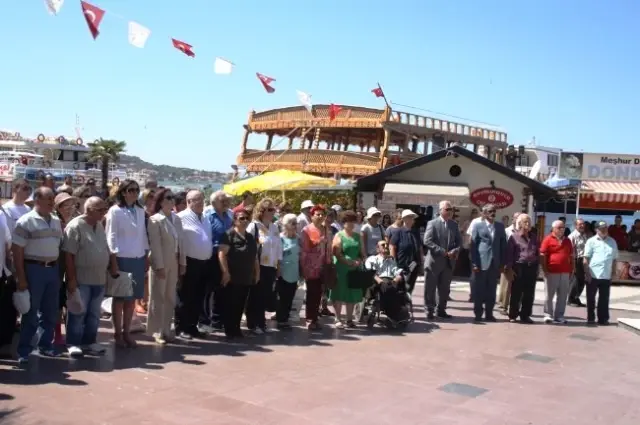 Ayvalık CHP'de 90. Kuruluş Yıl Dönümü Coşkusu