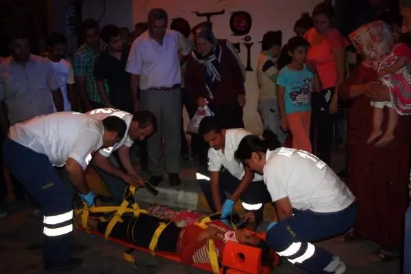 Adıyaman'da Otomobil Motosiklete Çarptı: 3 Yaralı