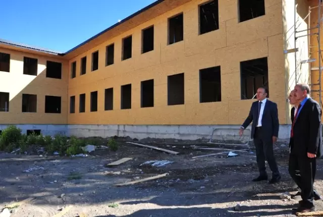 Vali Altıparmak, Bilim ve Sanat Merkezi İnşaatını Gezdi