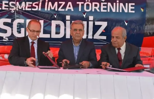İzmir Büyükşehir Belediyesi 100 Adet Körüklü Otobüs Aldı