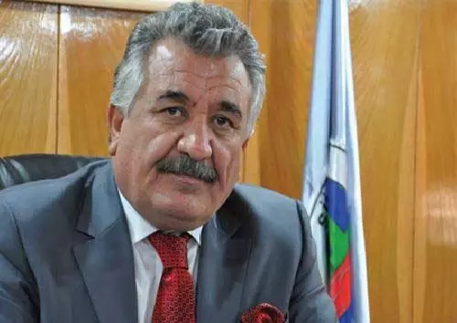 Siirt Belediye Başkanı Sadak'tan Kütüphaneye Ziyaret Siirt Belediye Başkanı Sadak'tan Kütüphaneye Ziyaret