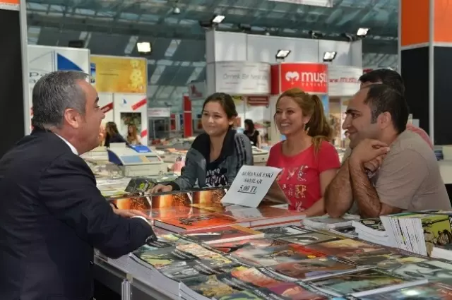 Konyaaltı 4. Kitap Fuarı Kapılarını Açtı