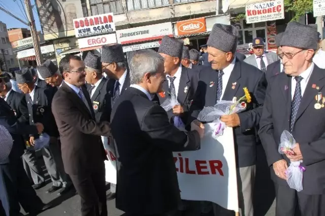 Akhisar'da Gaziler Günü Coşkuyla Kutlandı Akhisar'da Gaziler Günü Coşkuyla Kutlandı