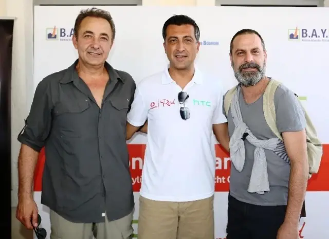 Ünlüler Kıyasıya Yarıştı Ünlüler Kıyasıya Yarıştı