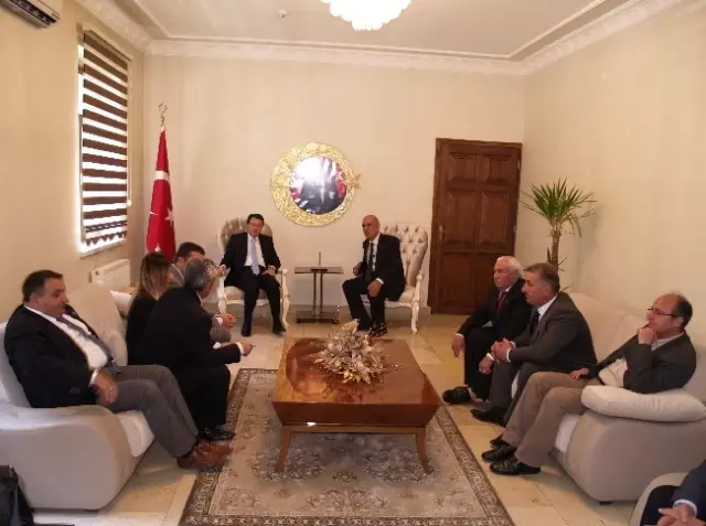 Esob Başkanı Ünal'dan Vali Akdemir'e Ziyaret Esob Başkanı Ünal'dan Vali Akdemir'e Ziyaret