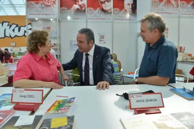 Konyaaltı Kitap Fuarı'na Yazar Akını