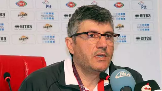 Trabzonspor Teknik Direktörü Akçay: Maçta 3 Puan Önceliğini Ön Planda Tuttuk Trabzonspor Teknik Direktörü Akçay: Maçta 3 Puan Önceliğini Ön Planda Tuttuk