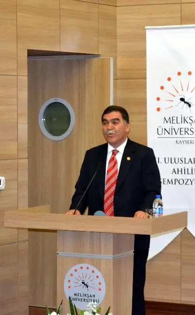 Melikşah'ta Ahilik Sempozyumu Başladı Melikşah'ta Ahilik Sempozyumu Başladı