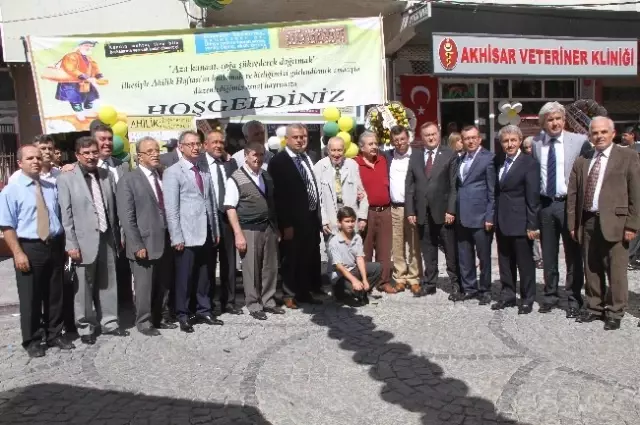 Akhisar'da Yılın Ahisi Sabri Merde Oldu Akhisar'da Yılın Ahisi Sabri Merde Oldu