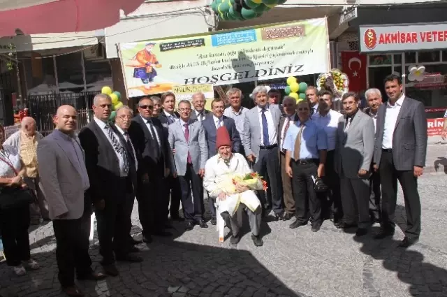 Akhisar'da Yılın Ahisi Sabri Merde Oldu Akhisar'da Yılın Ahisi Sabri Merde Oldu