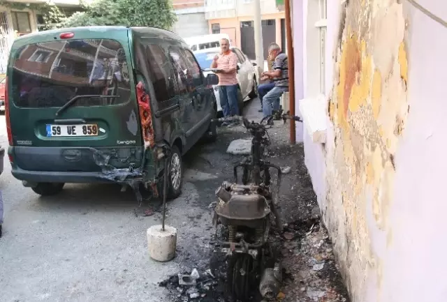 Park Halindeki Motosiklet Yakıldı Park Halindeki Motosiklet Yakıldı