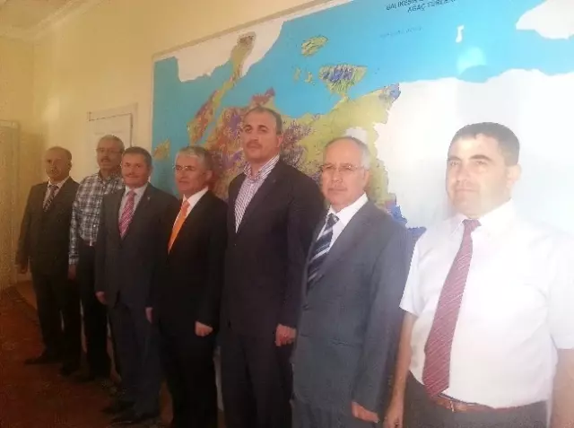 Toç-Bir-Sen Genel Merkezinden Balıkesir Orman Bölge Müdürüne Ziyaret Toç-Bir-Sen Genel Merkezinden Balıkesir Orman Bölge Müdürüne Ziyaret
