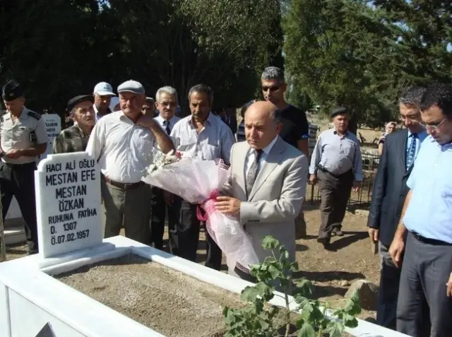 Milli Mücadele Kahramanı Mestan Efe Mezarı Başında Anıldı Milli Mücadele Kahramanı Mestan Efe Mezarı Başında Anıldı