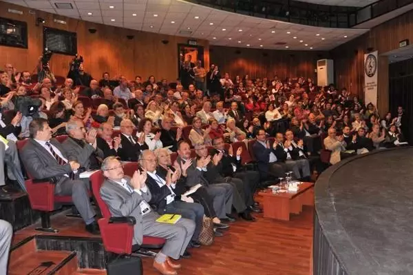 Ordu'da 4'üncü Uluslararası Edebiyat Festivali Başladı Ordu'da 4'üncü Uluslararası Edebiyat Festivali Başladı
