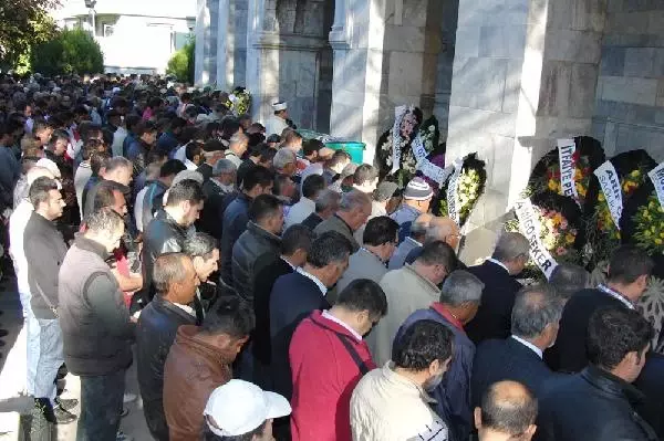 Facebookta Başlayan Tartışma Kanlı Bitti (2) Facebookta Başlayan Tartışma Kanlı Bitti (2)