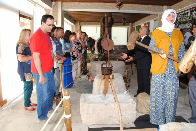 130 Avrupalı Öğrenci ve Öğretmen Evrenseki Kültür Evi�nde Yörük