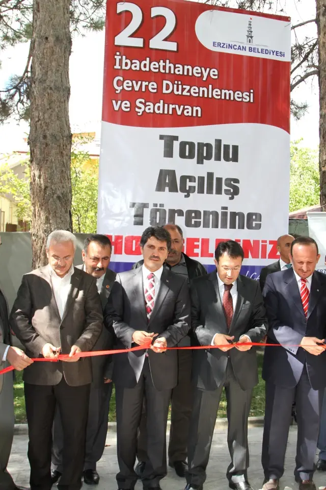 22 Adet İbadethanenin Çevre Düzenlemesi Yapıldı 22 Adet İbadethanenin Çevre Düzenlemesi Yapıldı